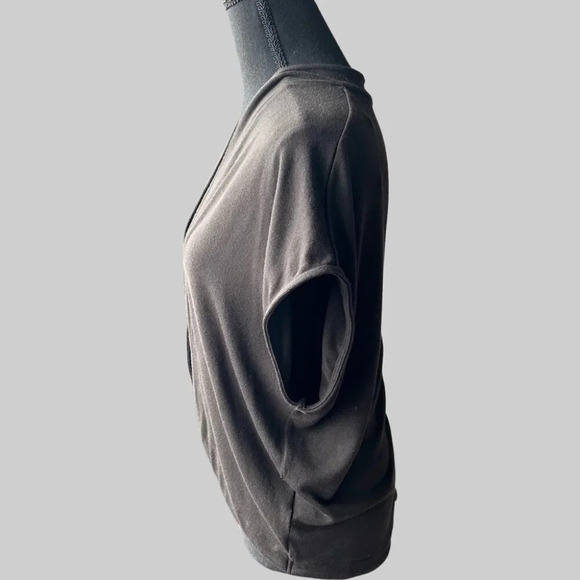 Michel Studio Collection Black Sleeveless Sweater Cardigan - Picture 2 of 10